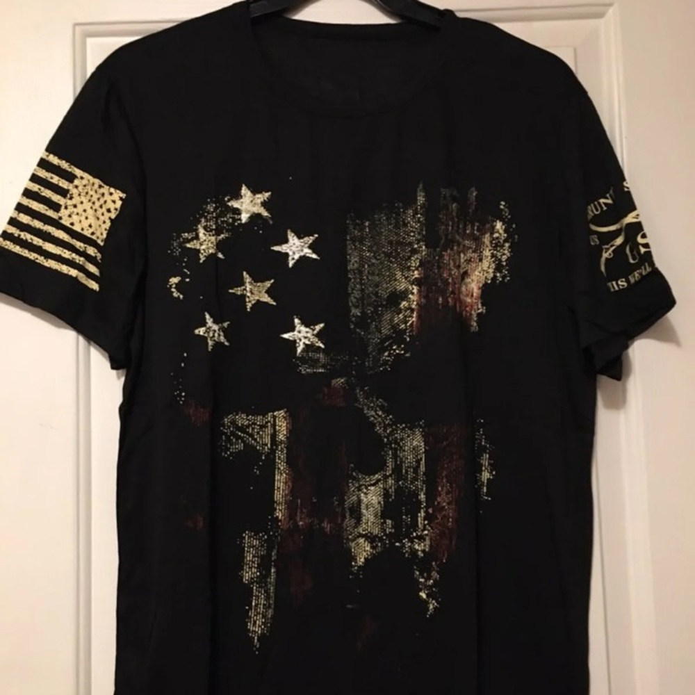 Men’s American flag skull shirt
